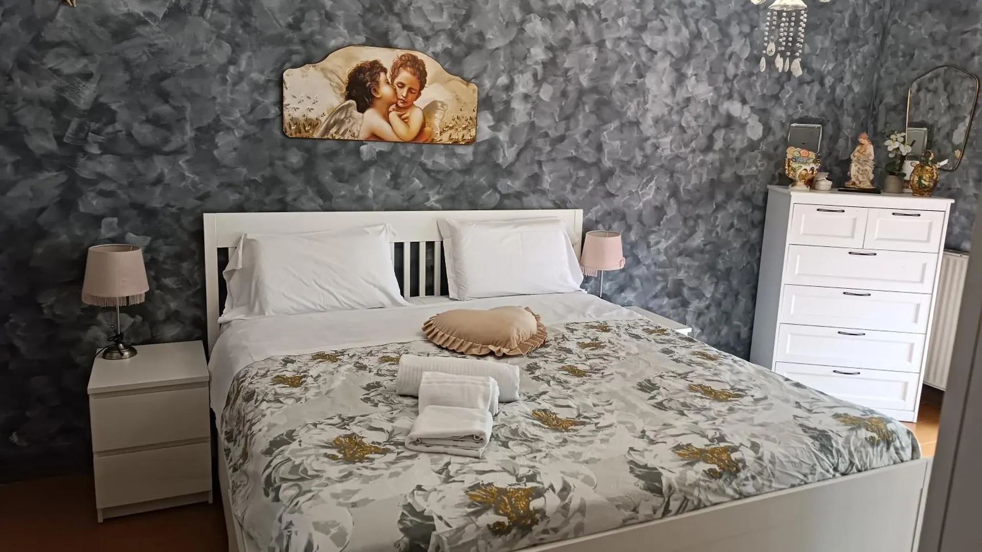 Rooms For Rent Rachele contacts